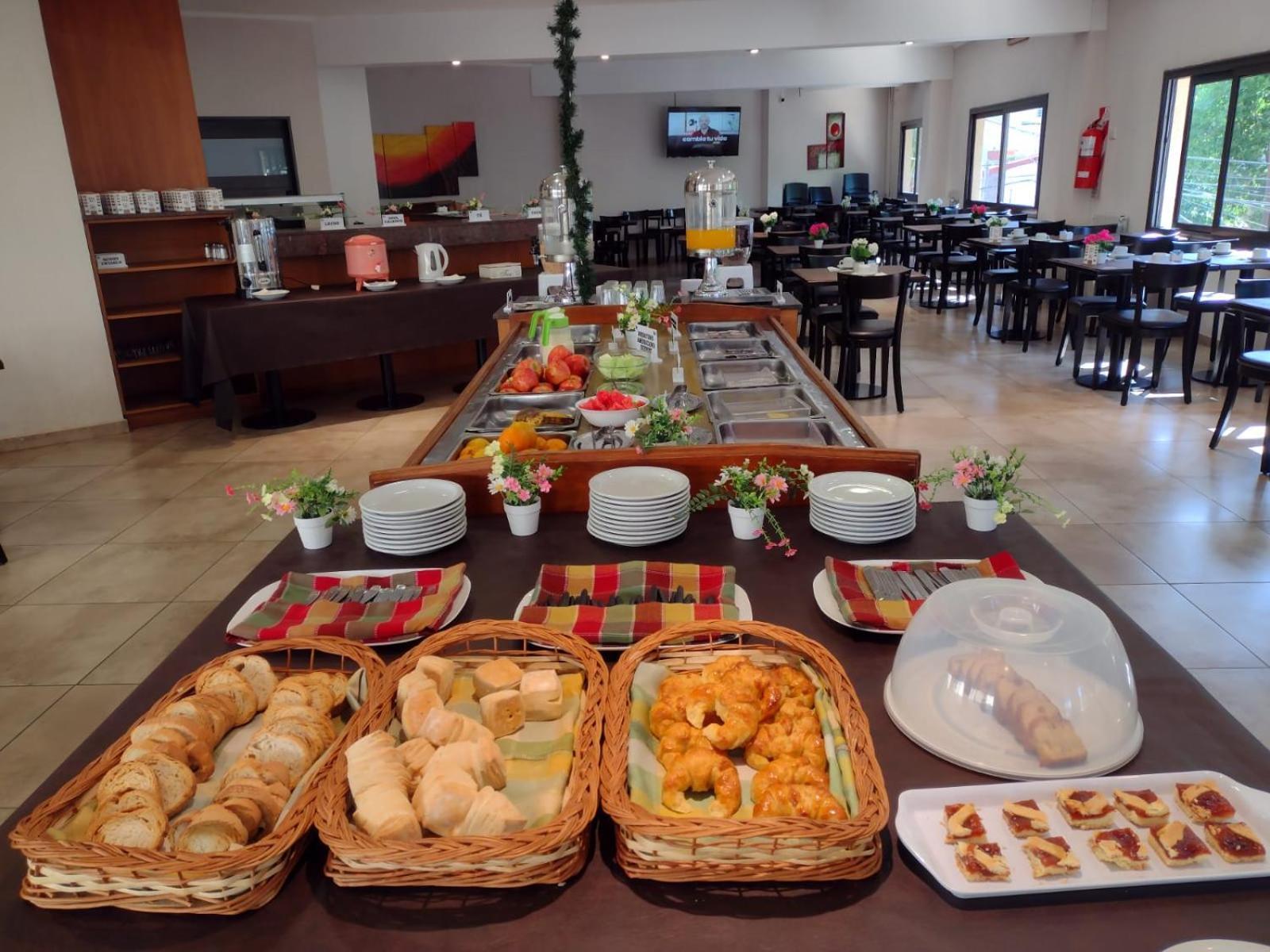 Hotel Hurlingham Villa Carlos Paz Bagian luar foto